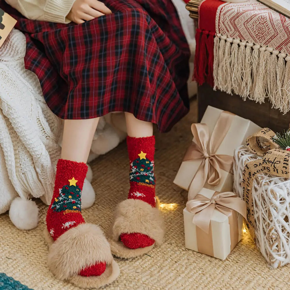 AUSIDAPET Santa Claus Knitted Scarf & Socks Set – Festive Matching Outfit for Pets & Owners